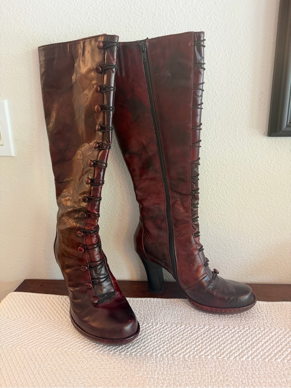 Like New Born "Laurelin" Victorian Lace-Up Boots - Burgundy - Size 8.5 With Box - Picture 3 of 10